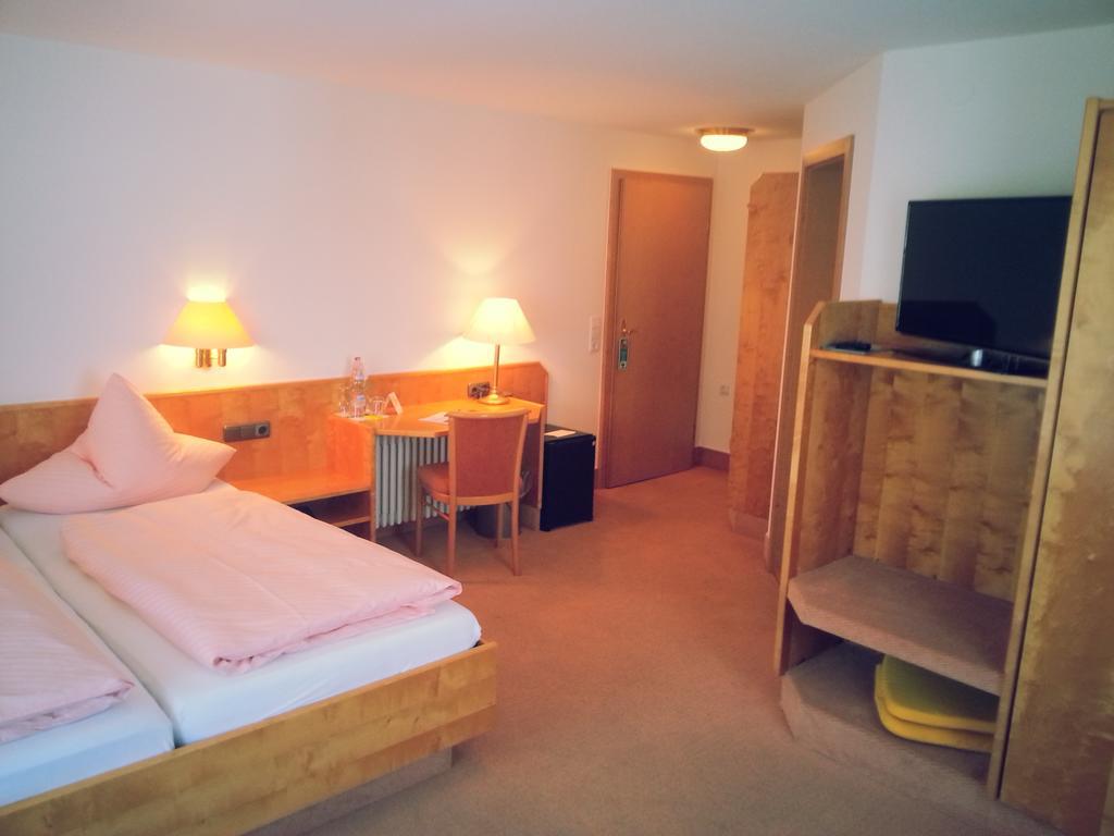Hotel Seewirt Nonnenhorn Rum bild