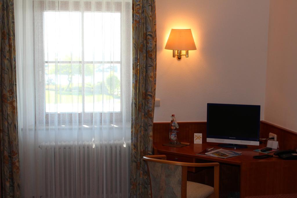Hotel Seewirt Nonnenhorn Exteriör bild