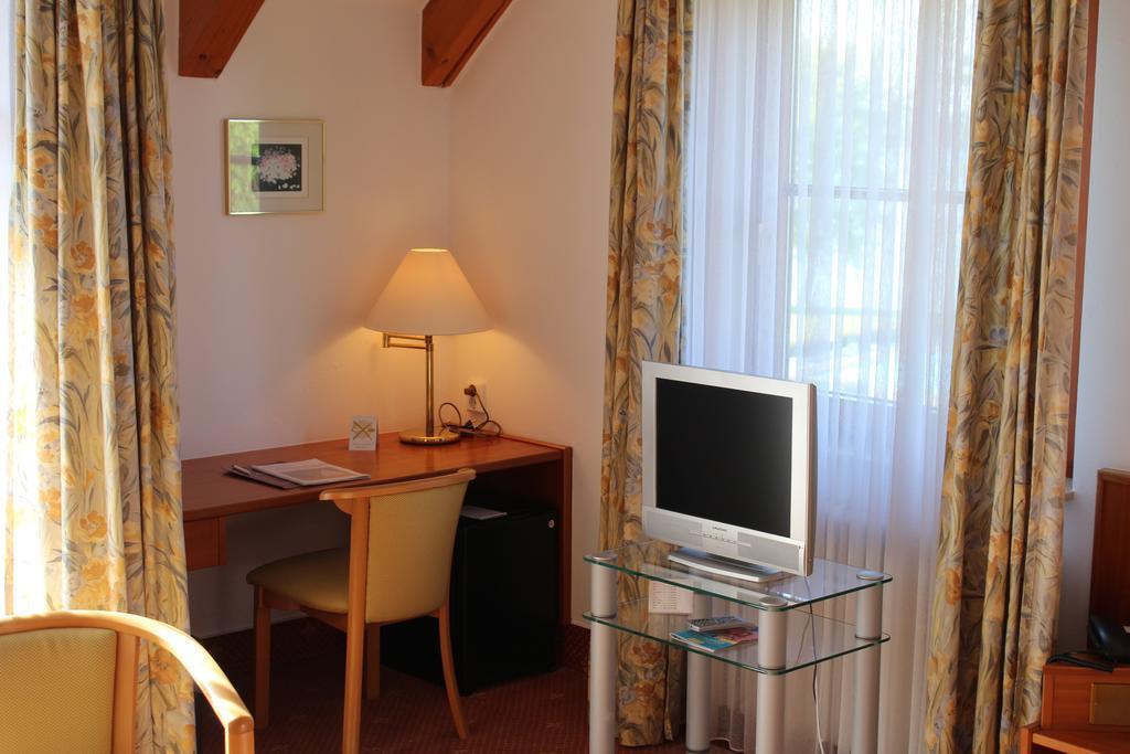 Hotel Seewirt Nonnenhorn Exteriör bild