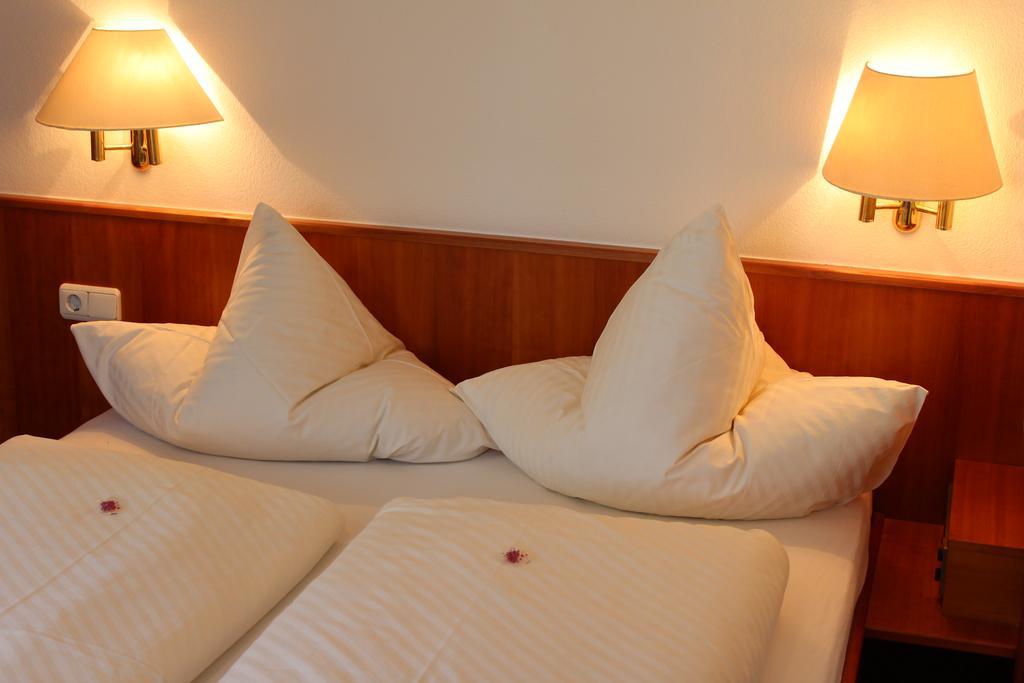 Hotel Seewirt Nonnenhorn Exteriör bild